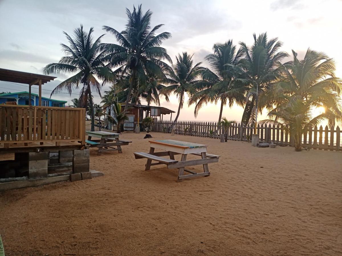 Pal'S On The Beach - Dangriga, Belize Luaran gambar