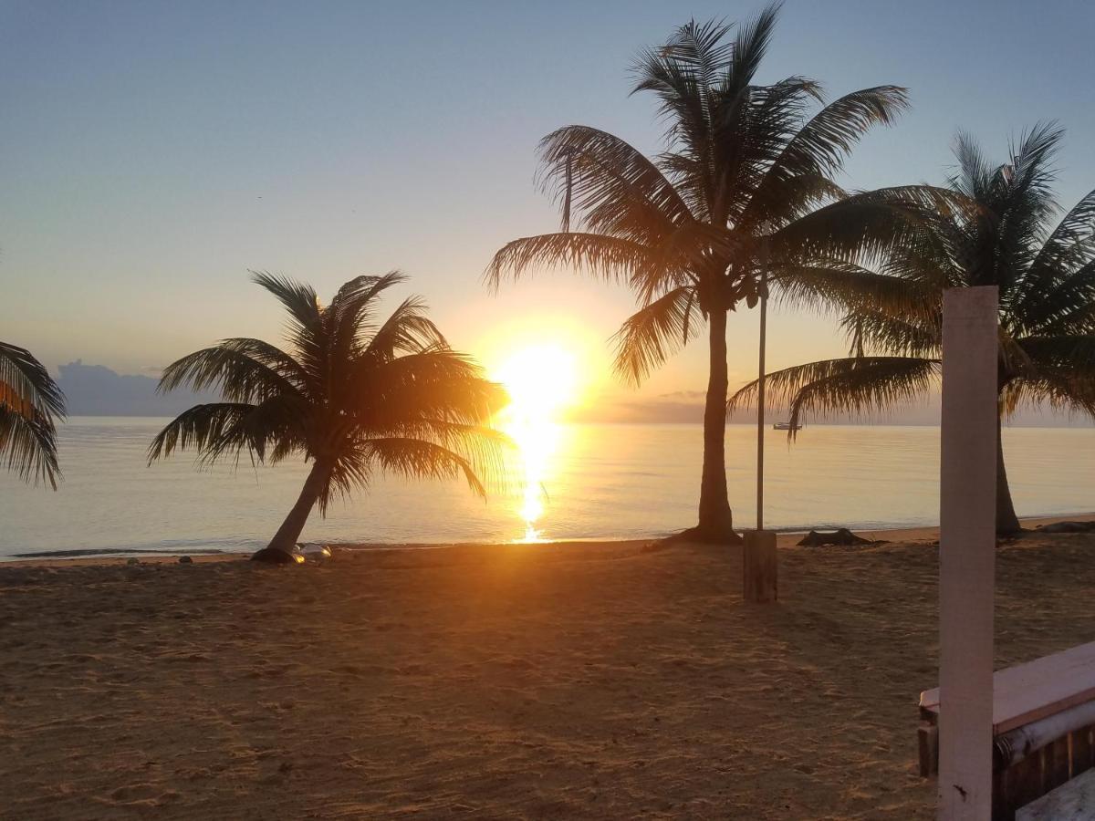 Pal'S On The Beach - Dangriga, Belize Luaran gambar