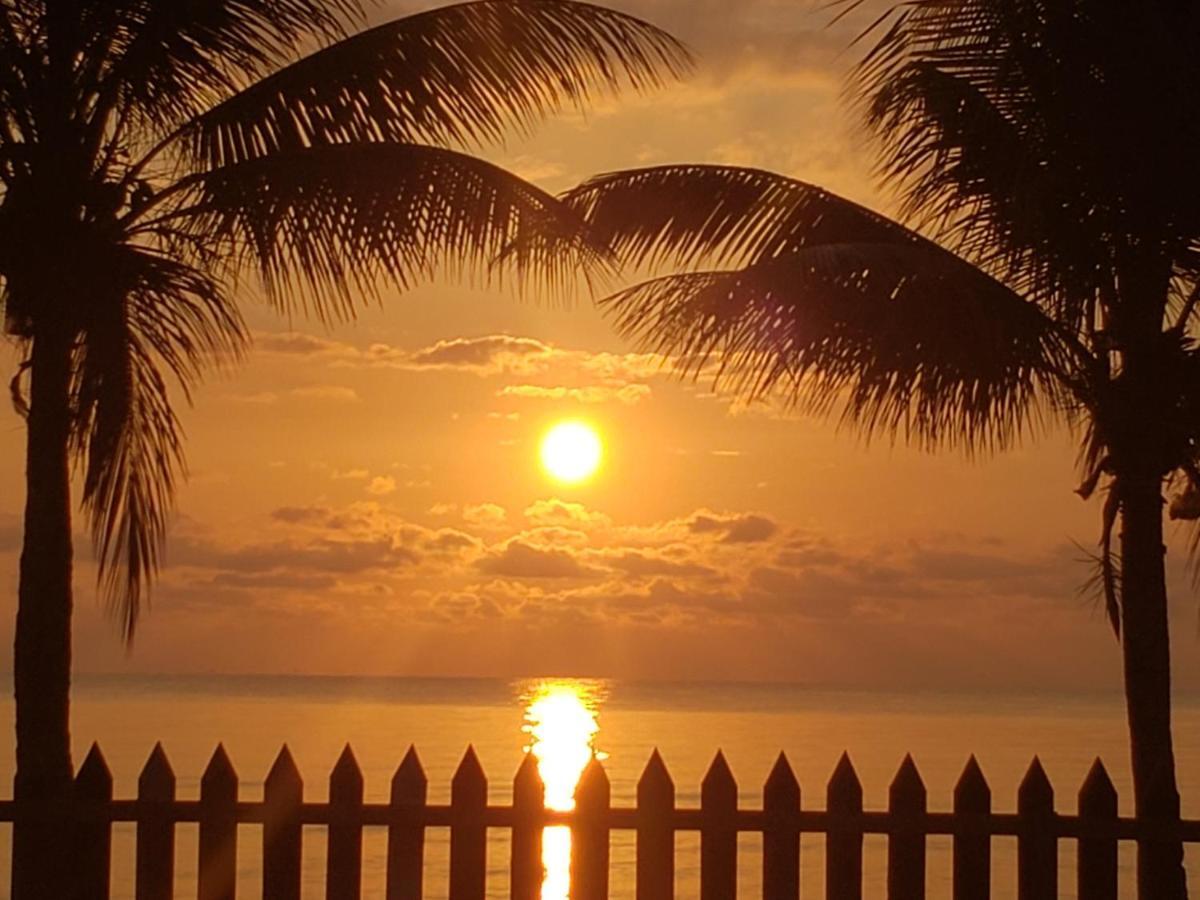 Pal'S On The Beach - Dangriga, Belize Luaran gambar